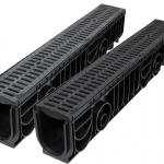 Лоток Ecoteck MEDIUM 100.125 h145 с решеткой пластиковой, кл. C250 (черный) - ТЛК Галеон | Надежный партнер в области каменной продукции и решений для благоустройства городских пространств.